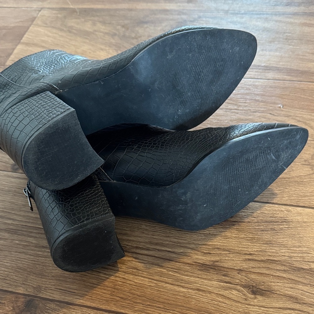 Steve Madden Black Textured Ankle Boots - Picture 5 of 5